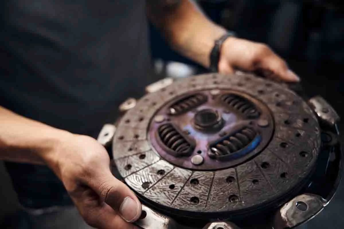 خودرو کیت کلاچ چیست و چه زمانی باید تعویض شود؟