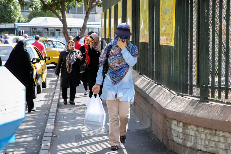 دمای هوا به ۵۰ درجه می رسد؟ واکنش رئیس مرکز پیش بینی هواشناسی/این دو شهر گرم ترین نقاط تهران هستند/کاهش ۶ درجه ای دمای هوا در این نقاط کشور