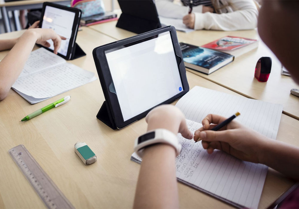 لیوتل؛ بزرگ‌ترین فروشگاه لوازم دیجیتال و هوشمند در شهر قم